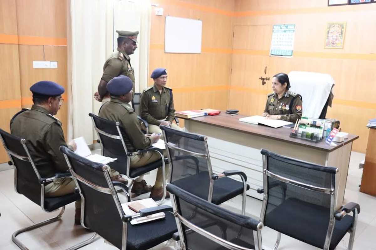 पुलिस कमिश्नर लक्ष्मी सिंह ने थाना बादलपुर का किया औचक निरीक्षण पुलिस कमिश्नर लक्ष्मी सिंह ने थाना बादलपुर का किया औचक निरीक्षण